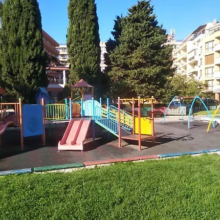 South Larisa * Νεσέμπαρ